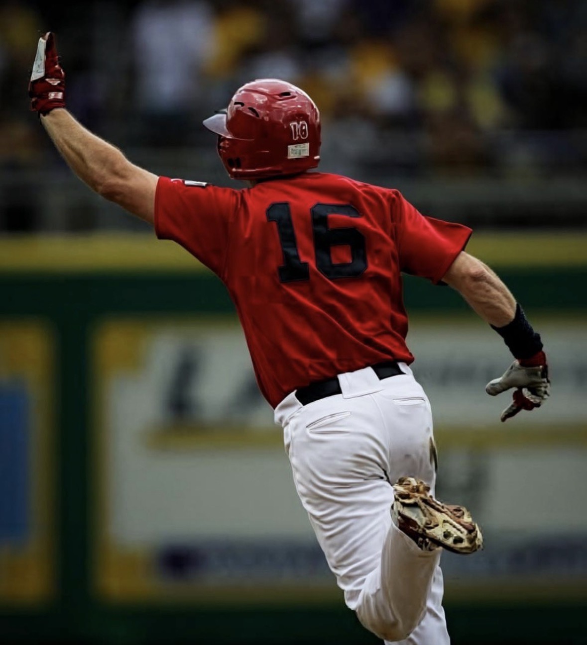 Coach Steve homers against LSU in 10th inning (NCAA Super Regionals)
